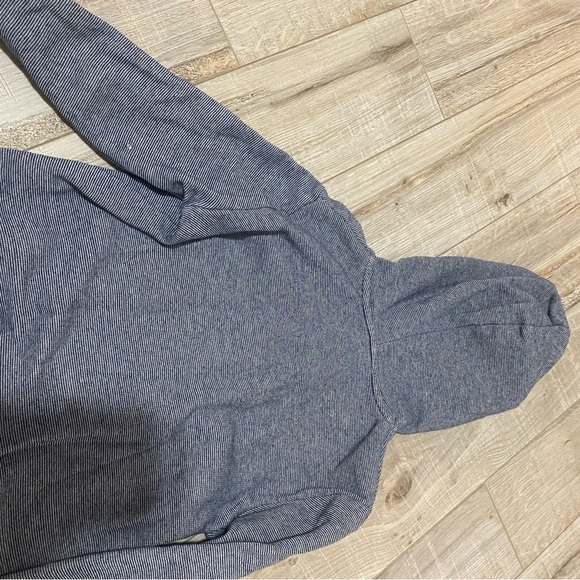 Hoodie sweater from H&M kids size 5T/6 US - Picture 3 of 5